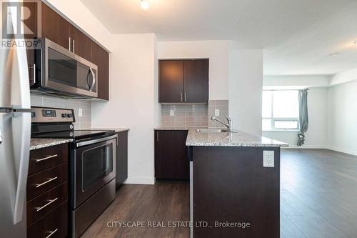 2202 - 1420 DUPONT STREET , Toronto, Ontario M6H 4J8 5