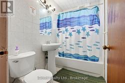 Main floor 4pc Washroom - 