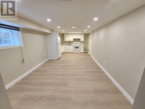 LOWER - 49 CHILD DRIVE N , Aurora, Ontario L4G 1Y6 3