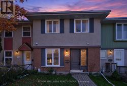 122 COSTELLO AVENUE  Ottawa, ON K2H 7C5