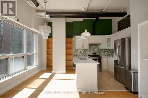 719 - 700 KING STREET W , Toronto, Ontario M5V 2Y6 5
