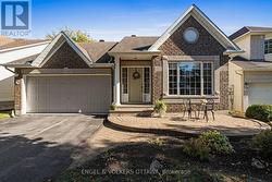 4 BURNSTEAD CRESCENT  Ottawa, ON K2M 2T4