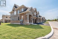 55 LINDEN PARK LANE  Hamilton, ON L9A 1Y1