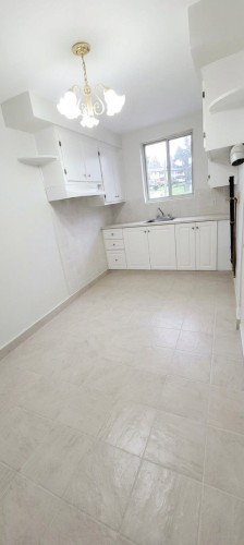 2-3725 Av. Laurier E. , Montréal (Rosemont/La Petite-Patrie), QC H1X 1V6 2