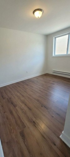 2-3725 Av. Laurier E. , Montréal (Rosemont/La Petite-Patrie), QC H1X 1V6 3