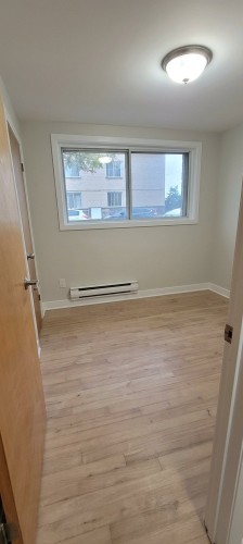 2-3725 Av. Laurier E. , Montréal (Rosemont/La Petite-Patrie), QC H1X 1V6 4