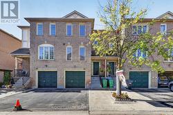 51 - 2 SIR LOU DRIVE  Brampton, ON L6Y 5A8