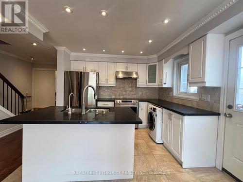 21 MONTEZUMA TRAIL , Toronto, Ontario M1V 1K4 3