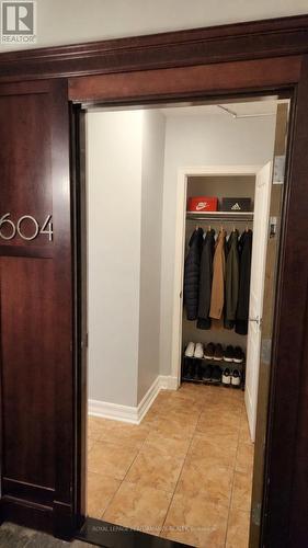 604 - 200 BESSERER STREET , Ottawa, Ontario K1N 0A7 5