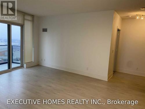 2707 - 330 BURNHAMTHORPE ROAD , Mississauga, Ontario L5B 3Y5 4