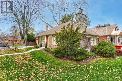 880 ROYAL YORK ROAD , Toronto, Ontario M8Y 2V6 2