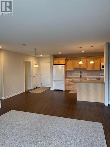 404 - 58 GLENELG STREET , Kawartha Lakes (Lindsay), Ontario K9V 2V4 3