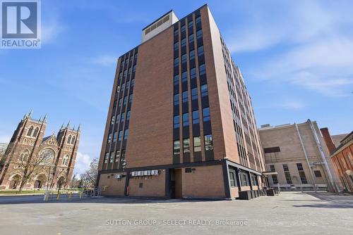 713 - 195 DUFFERIN AVENUE , London East (East F), Ontario N6K 1K7 2