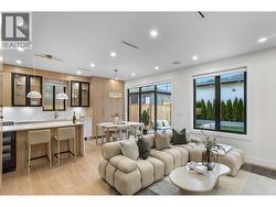 2 165 E 45TH AVENUE  Vancouver, BC V5W 1W8
