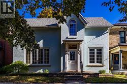 33 PALMERSTON Avenue Brantford, ON N3T 4L1