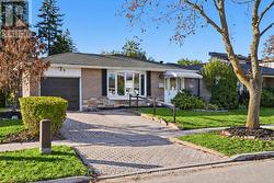 27 OAKMEADOW BOULEVARD Toronto, ON M1E 4G3
