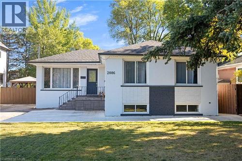 2086 BRIDGE Road  Oakville, ON L6L 2E9