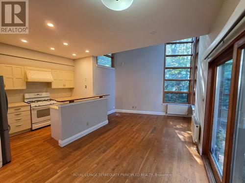 B - 8 BRIGHT STREET , Toronto, Ontario M5A 3H4 3