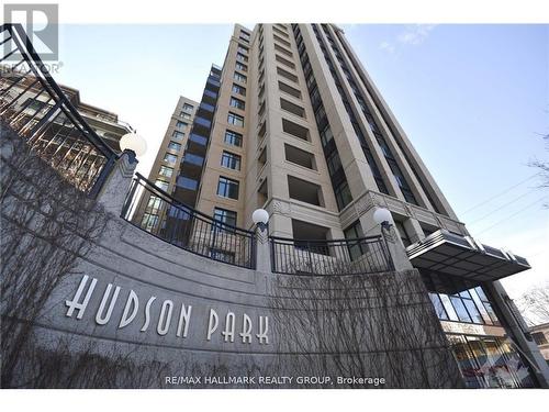 302 - 245 KENT STREET , Ottawa, Ontario K2P 0A5 2