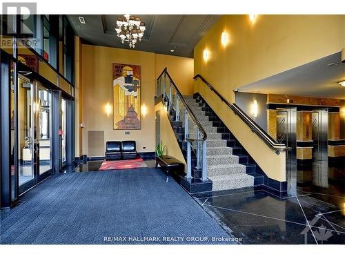 302 - 245 KENT STREET , Ottawa, Ontario K2P 0A5 4