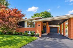 16 WARBECK PLACE Toronto, ON M9R 3C3