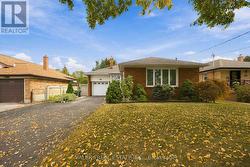 305 RENFORTH DRIVE Toronto, ON M9C 2L4