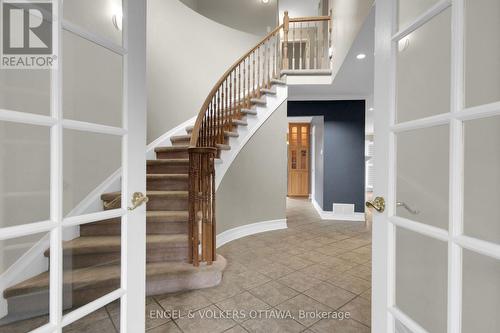Beautiful entrance. Plenty of room for guests. - 24 Tammela Court, Ottawa, ON 