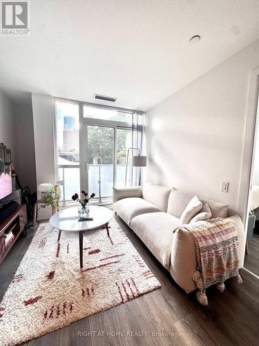205 - 365 CHURCH STREET , Toronto, Ontario M5B 0B5 2