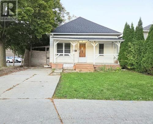 908 WINDSOR AVENUE , Windsor, Ontario N9A 1K2 2