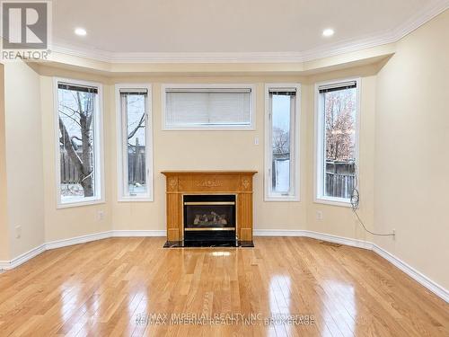 3 VITLOR DRIVE , Richmond Hill, Ontario L4E 3W3 5