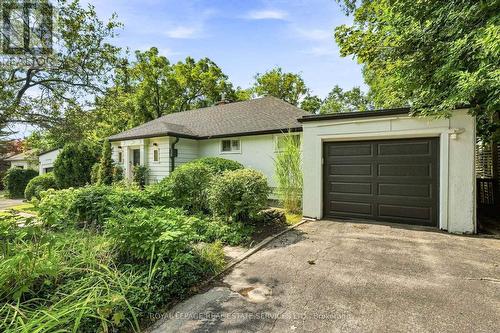 372 TRAFALGAR ROAD , Oakville, Ontario L6J 3H5 3