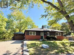 LOWER - 292 WOODWARD AVENUE Milton, ON L9T 1V2