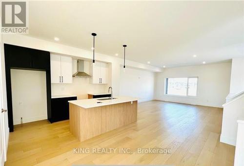 4302 LISMER LANE , London South, Ontario N6L 0H8 2