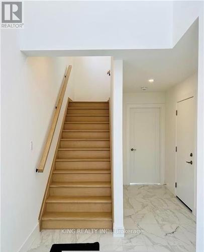 4302 LISMER LANE , London South, Ontario N6L 0H8 3