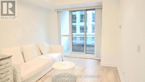 213 - 9191 YONGE STREET , Richmond Hill, Ontario L4C 1E2 3