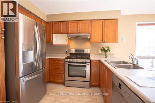 905 REDOAK AVENUE , London North (North M), Ontario N6H 5R6 5