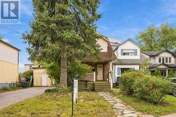 9 EAST ROAD Toronto, ON M1N 1Z9