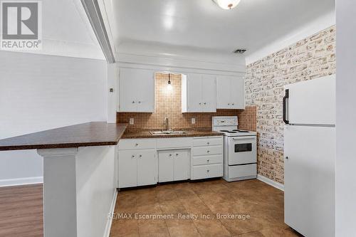 303 - 830 ROBINSON STREET , Burlington (Brant), Ontario L7R 2L5 5