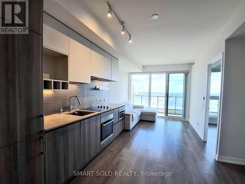 3707 - 5 BUTTERMILL AVENUE , Vaughan, Ontario L4K 0J5 4