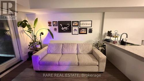 4 - 10 MARQUETTE AVENUE , Toronto, Ontario M6A 0E1 2