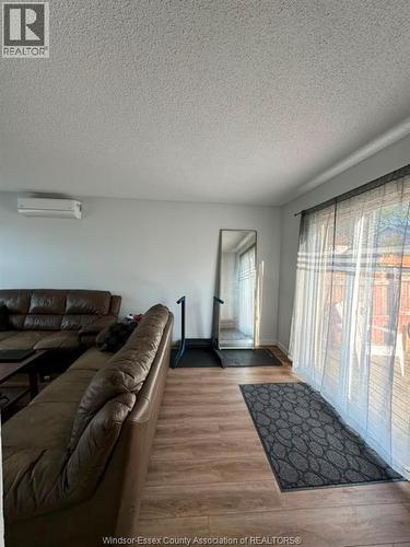 9260 ARNCLIFFE COURT , Windsor, Ontario B8S 4J9 5