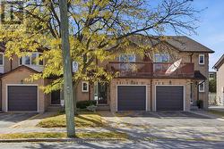 10 - 14 BRUCEDALE AVENUE E  Hamilton (Centremount), ON L9A 1M8