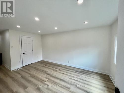 UPPER - 289 FAIRFIELD AVENUE , Hamilton, Ontario L8H 5H5 4