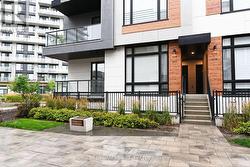 1017 - 14 DAVID EYER ROAD Richmond Hill, ON L4S 0N5