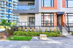 1017 - 14 DAVID EYER ROAD Richmond Hill, ON L4S 0N5