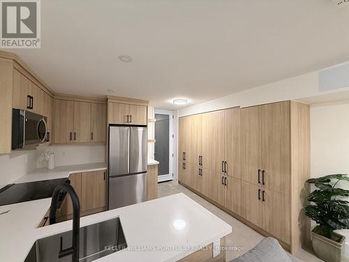 LOWER - 173 BEATRICE STREET , Toronto, Ontario M6G 3E9 2