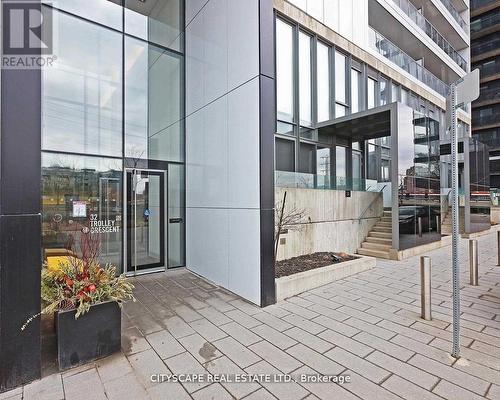 413 - 32 TROLLEY CRESCENT , Toronto, Ontario M5A 0E8 2