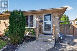 32 SANDERS COURT  St. Thomas, ON N5P 4J9