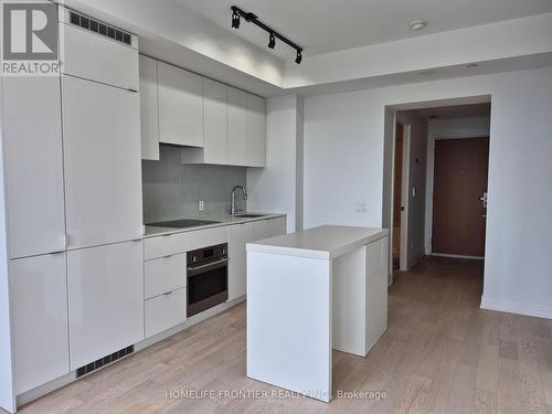 5007 - 7 GRENVILLE STREET , Toronto, Ontario M4Y 0E9 5