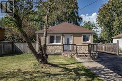 788 UPPER GAGE AVENUE  Hamilton, ON L8V 4K4
